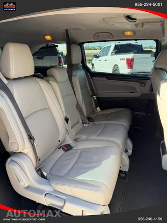 2018 Honda Odyssey Touring 118.1" WB - miniatura 17