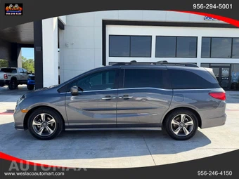 2018 Honda Odyssey Touring 118.1" WB - miniatura 2