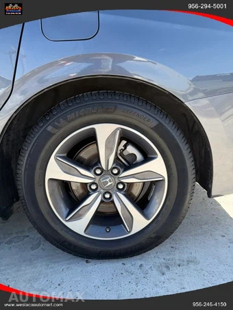 2018 Honda Odyssey Touring 118.1" WB - miniatura 22