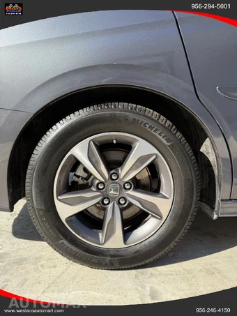 2018 Honda Odyssey Touring 118.1" WB - miniatura 24