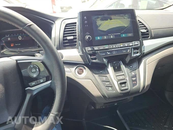 2018 Honda Odyssey Touring 118.1" WB - miniatura 10