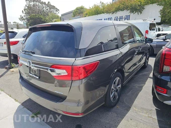 2018 Honda Odyssey Touring 118.1" WB - miniatura 3