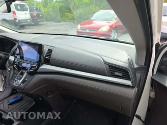 2018 Honda Odyssey Touring 118.1" WB - miniatura 17