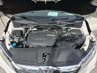 2018 Honda Odyssey Touring 118.1" WB - miniatura 34