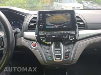 2018 Honda Odyssey Touring 118.1" WB - miniatura 7