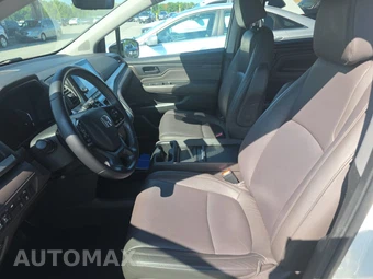 2018 Honda Odyssey Touring 118.1" WB - miniatura 7