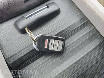 2018 Honda Pilot LX – miniatura 8