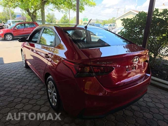 2018 Hyundai Accent SE - miniatura 2