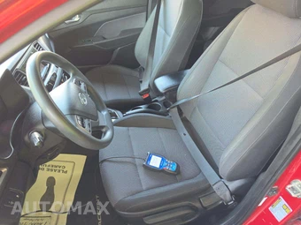 2018 Hyundai Accent SE - miniatura 6
