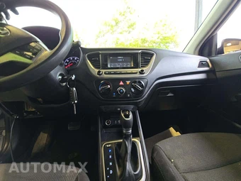 2018 Hyundai Accent SE - miniatura 10
