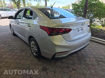 2018 Hyundai Accent SE - miniatura 2