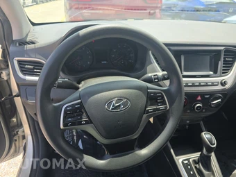 2018 Hyundai Accent SE – miniatura 10
