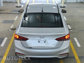2018 Hyundai Accent SE - miniatura 5