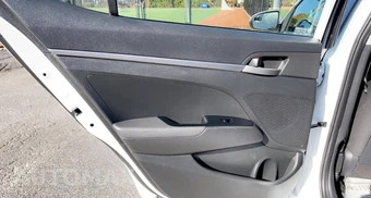 2018 Hyundai Elantra SE - miniatura 20