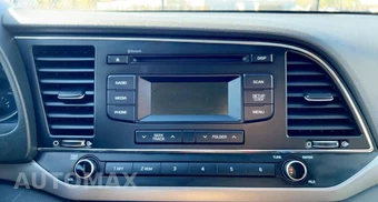 2018 Hyundai Elantra SE - miniatura 25