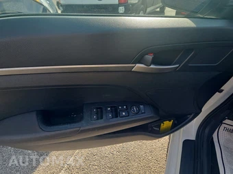 2018 Hyundai Elantra SE Sedan - miniatura 9