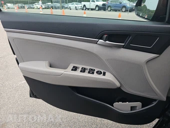 2018 Hyundai Elantra SE Sedan - miniatura 9