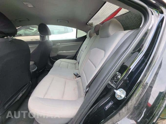 2018 Hyundai Elantra SE Sedan – miniatura 13