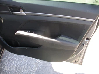 2018 Hyundai Elantra SE Sedan – miniatura 15