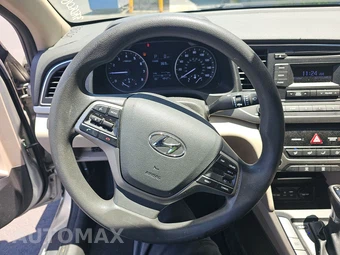 2018 Hyundai Elantra SE Sedan - miniatura 10
