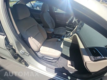 2018 Hyundai Elantra SE Sedan - miniatura 8
