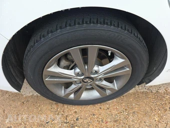 2018 Hyundai Elantra SEL Sedan – miniatura 10