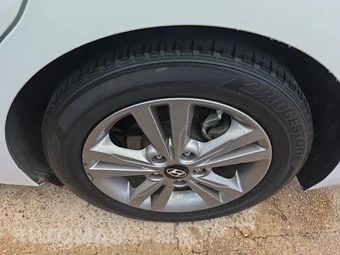 2018 Hyundai Elantra SEL Sedan – miniatura 11