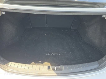 2018 Hyundai Elantra SEL Sedan - miniatura 16