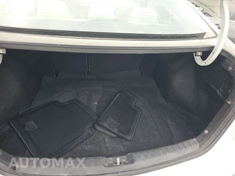 2018 Hyundai Elantra SEL Sedan – miniatura 16