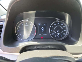 2018 Hyundai Elantra SEL Sedan – miniatura 9