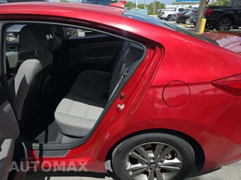 2018 Hyundai Elantra SEL Sedan – miniatura 10