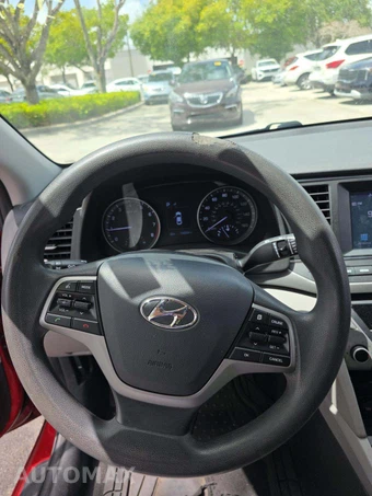 2018 Hyundai Elantra SEL Sedan – miniatura 18