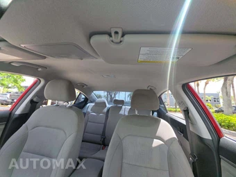2018 Hyundai Elantra SEL Sedan – miniatura 8
