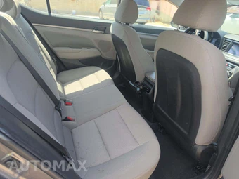 2018 Hyundai Elantra SEL Sedan - miniatura 16
