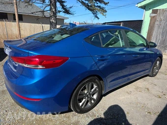 2018 Hyundai Elantra SEL Sedan - miniatura 4