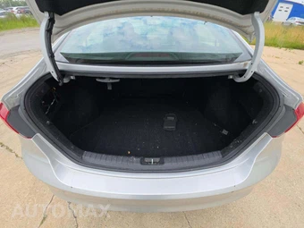 2018 Hyundai Elantra SEL Sedan – miniatura 11