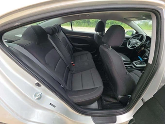 2018 Hyundai Elantra SEL Sedan – miniatura 13