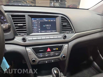 2018 Hyundai Elantra SEL Sedan - miniatura 10