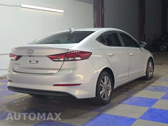 2018 Hyundai Elantra SEL Sedan - miniatura 3