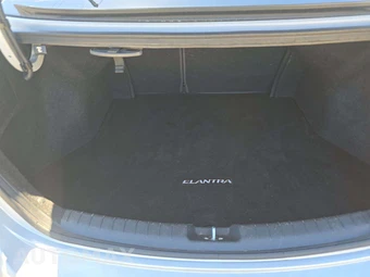 2018 Hyundai Elantra Sport Sedan - miniatura 14