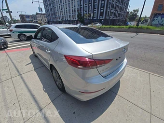 2018 Hyundai Elantra Value Edition Sedan - miniatura 2