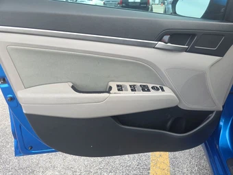 2018 Hyundai Elantra Value Edition Sedan – miniatura 9
