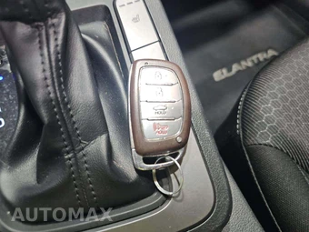 2018 Hyundai Elantra Value Edition Sedan - miniatura 8