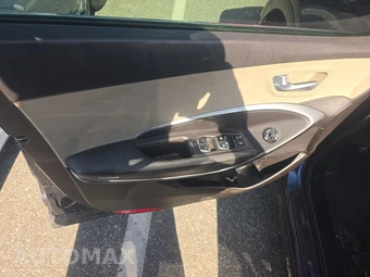 2018 Hyundai Santa Fe SE - miniatura 9