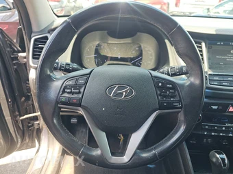 2018 Hyundai Tucson SEL Plus - miniatura 10