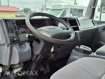 2018 Isuzu NPR - miniatura 9