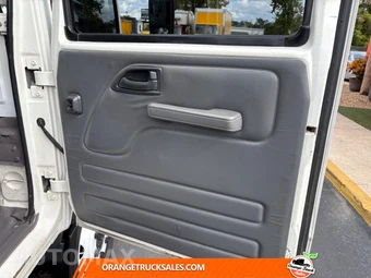 2018 Isuzu NPR – miniatura 8