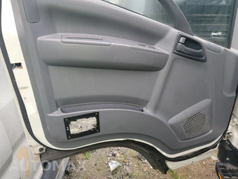 2018 Isuzu NPR HD Base Low Tilt - miniatura 9