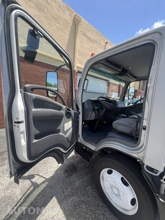 2018 Isuzu NRR Base – miniatura 14