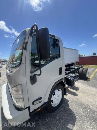 2018 Isuzu NRR Base – miniatura 2